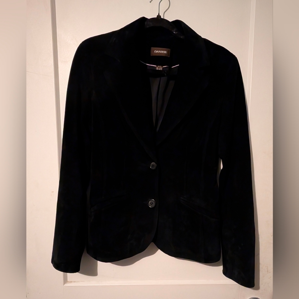 Danier Elegant Black Women's Blazer